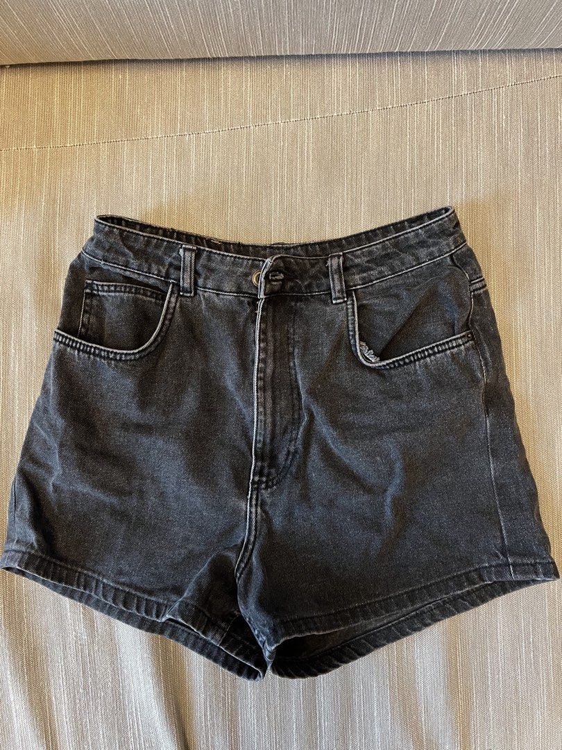 zara black denim shorts (Category: Shorts) located in Makati City. Submitted by spicytunaaa (Listing ID 1463384753, Image 1). Description: negotiable.