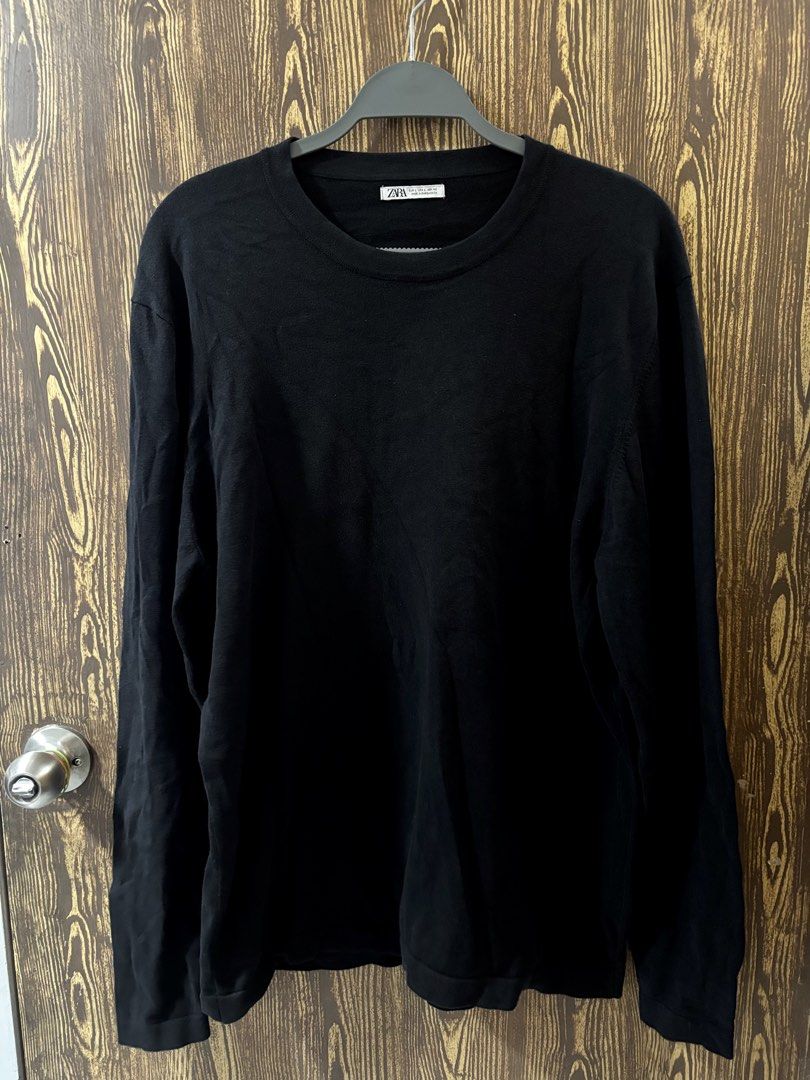 ZARA Black Long-Sleeve Top (Category: Coats, Jackets and Outerwear) located in Makati City. Submitted by closet_by_mka (Listing ID 1463518369, Image 1). Description: ZARA Black Long-Sleeve Top 🖤 Only worn a few times ✨ Super good condition! A classic black basic that’s so easy to style and layer. Clean, simple, and perfect for those days when you just want an effortless outfit. • Crew neckline • Long sleeves • Classic black • Minimalist design •