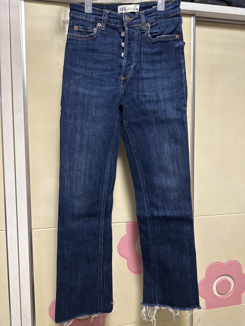 Zara Blue Denim Button Fly Jeans (Category: Jeans) located in Manila. Submitted by joan.here (Listing ID 1463436393, Image 1). Description: Brand: zara Size: xs Condition: worn once Rfs: decluttering Mop: bank transfer Delivery: grab/ lalamove. Sf shouldered by buyer Loc: tondo manila.