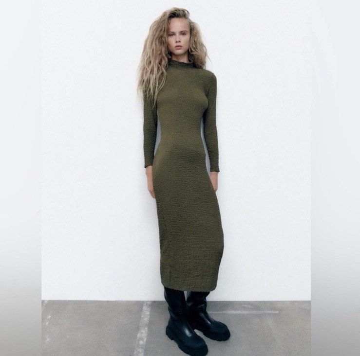 ZARA Green Textured Maxi Dress (Category: Dresses) located in Pasig City. Submitted by dezleemarquez (Listing ID 1463427090, Image 3). Description: ZARA Green Textured Maxi Dress.