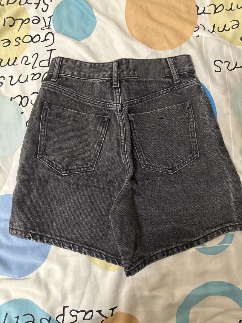 ZARA Grey Denim High Waisted Shorts (Category: Shorts) located in Manila. Submitted by joan.here (Listing ID 1463412347, Image 2). Description: Brand: mango Size: xs Condition: used but not abused Rfs: decluttering Mop: bank transfer Delivery: grab/ lalamove. Sf shouldered by buyer Loc: tondo manila.