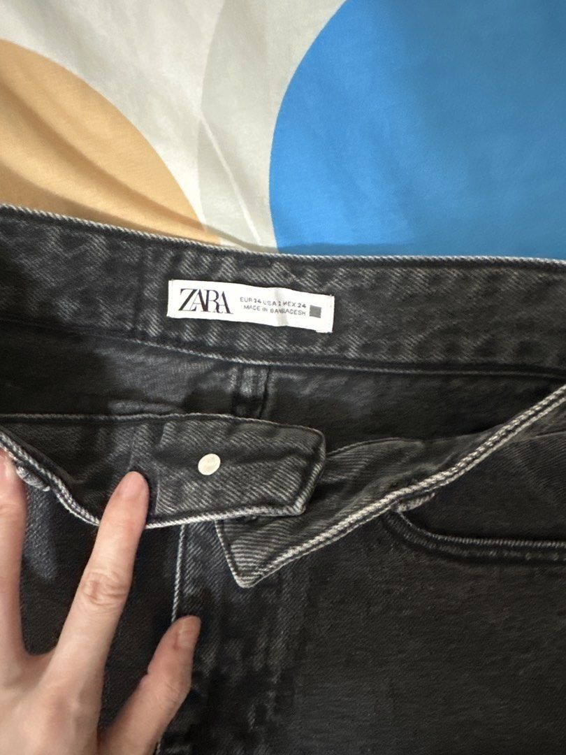 ZARA Grey Denim High Waisted Shorts (Category: Shorts) located in Manila. Submitted by joan.here (Listing ID 1463412347, Image 3). Description: Brand: mango Size: xs Condition: used but not abused Rfs: decluttering Mop: bank transfer Delivery: grab/ lalamove. Sf shouldered by buyer Loc: tondo manila.