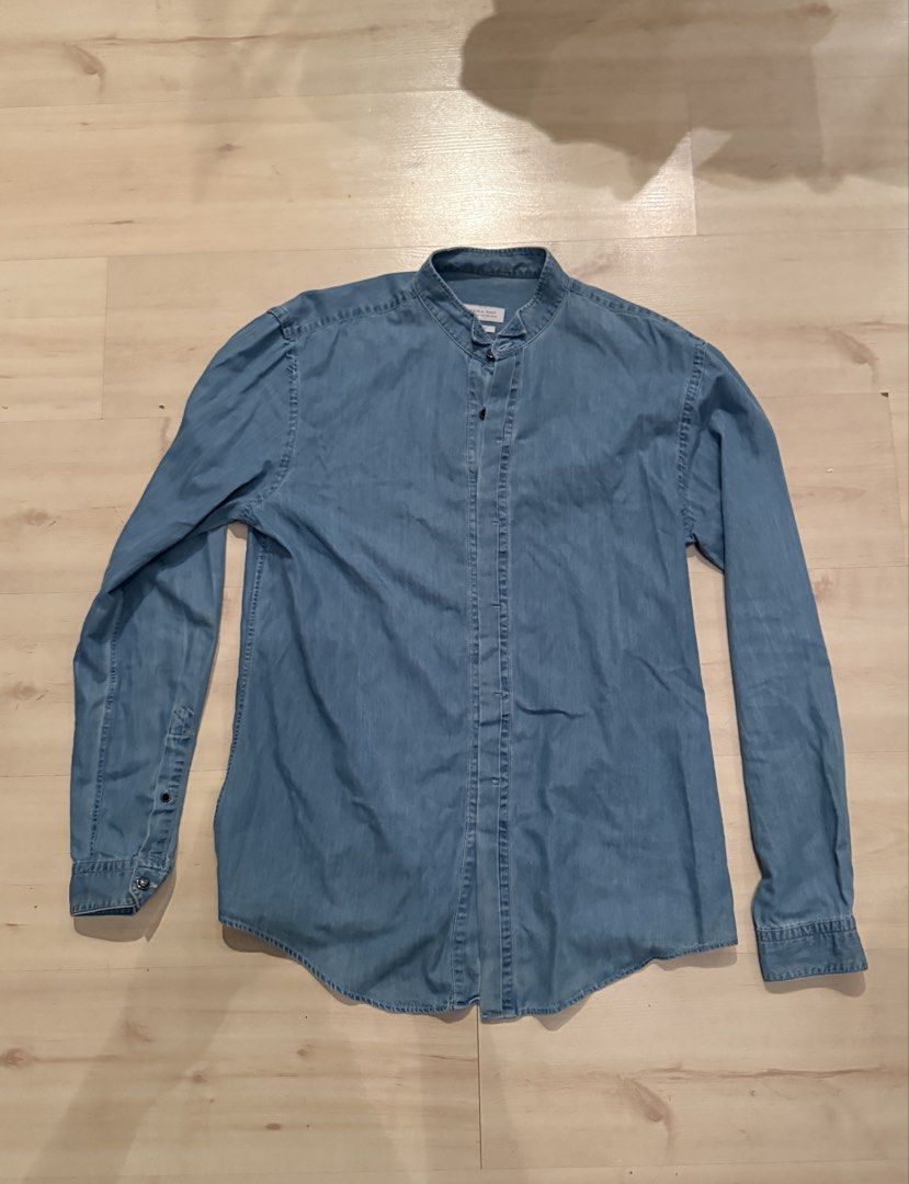 Zara Men Denim Shirt (Category: Tshirts & Polo Shirts ) located in Paranaque City. Submitted by mjohansson (Listing ID 1463371139, Image 1). Description: - Zara Man Denim Shirt - Long Sleeves with Button Cuffs - Purchased for 2,299 - Size L but fits size M - No stains or damages - Get all my listings selling for 3,500 total (9 items) for 2,000 if all purchased together - Lalamove from Makati or Parañaque City or Meetup Greenbelt Makati.