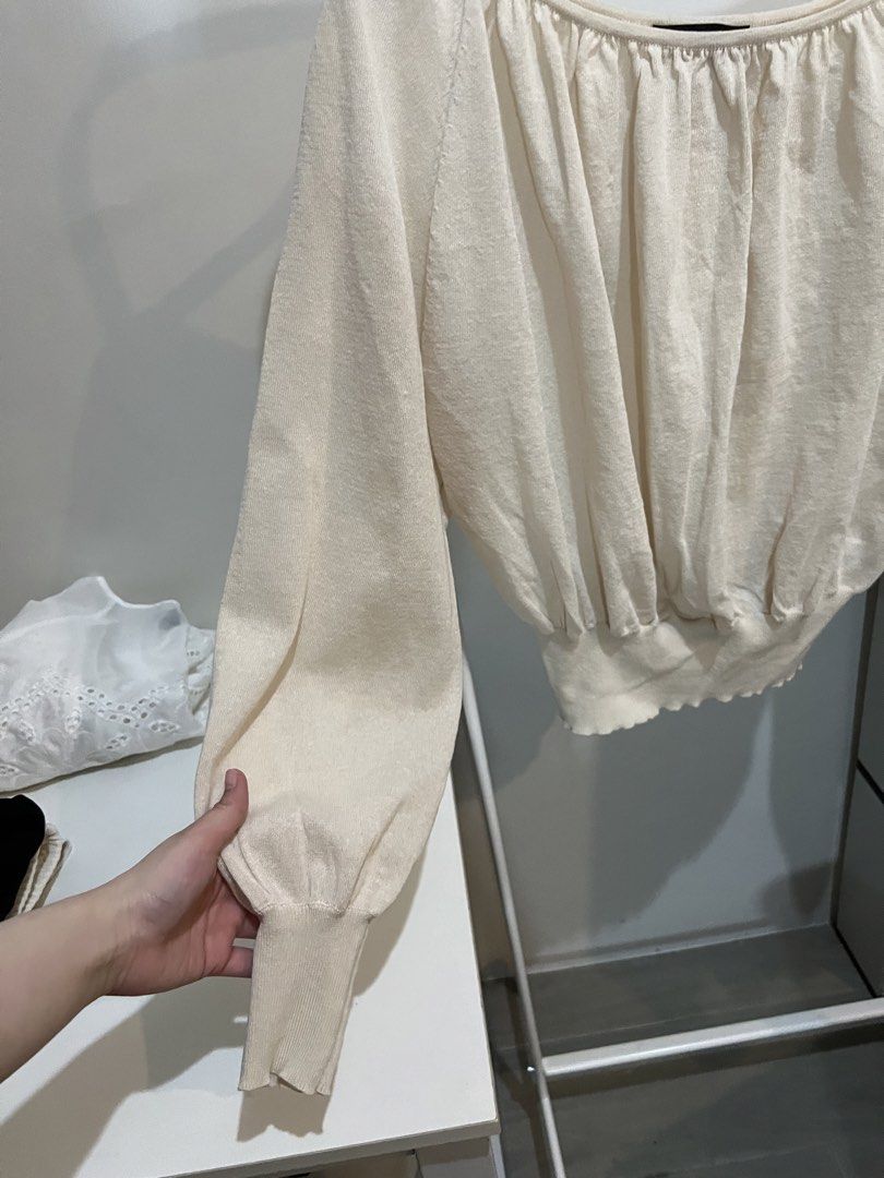 ZARA off shoulder top (Category: Longsleeves) located in Quezon City. Submitted by styleandcomfort (Listing ID 1463510703, Image 2). Description: Used once only Got this around 2,000+ Message me for inquiries 😊.