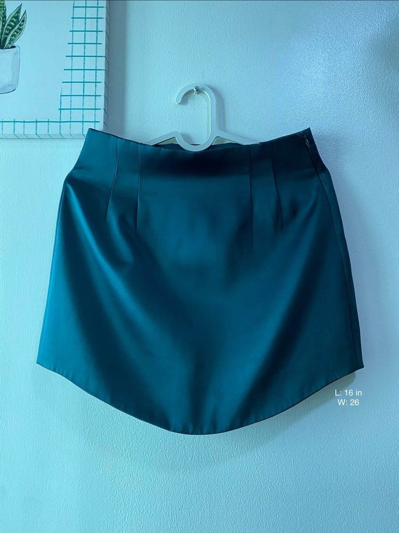 Zara Olive Satin Mini Skirt Size (Category: Skirts) located in Caloocan City. Submitted by favestop (Listing ID 1463464222, Image 1). Description: - Zara Teal Satin Mini Skirt - High Waisted & Structured Fit - Asymmetrical Hemline - Estimated Size: S - Measurements: Length 16 inches, Waist 26 inches - Made in Turkey.