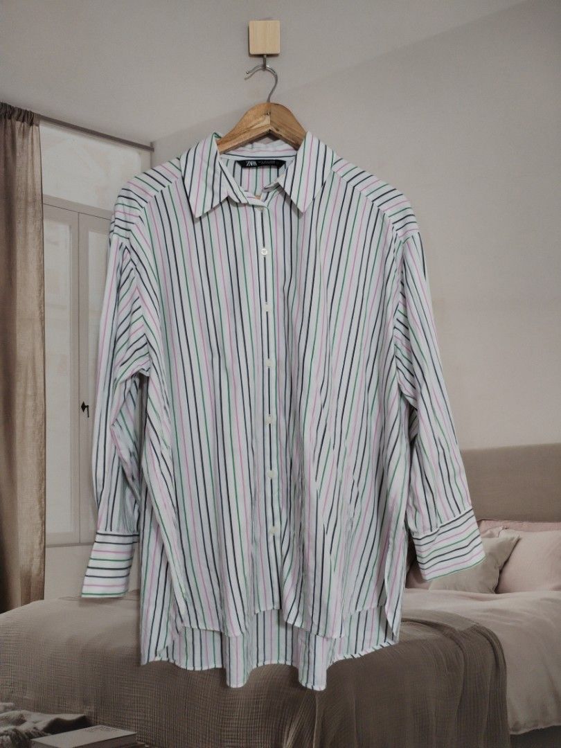Zara oversized top (Category: Longsleeves) located in Lucena. Submitted by styleddsc (Listing ID 1463550533, Image 2). Description: Medium to large.