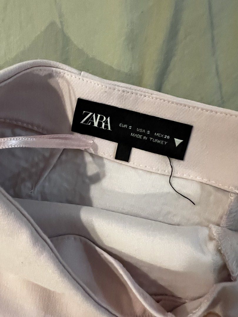 Zara Pink Bow Skort (Category: Shorts) located in Quezon City. Submitted by currentlydeclutterring (Listing ID 1463448365, Image 2). Description: Fits S RFS: closet revamp.