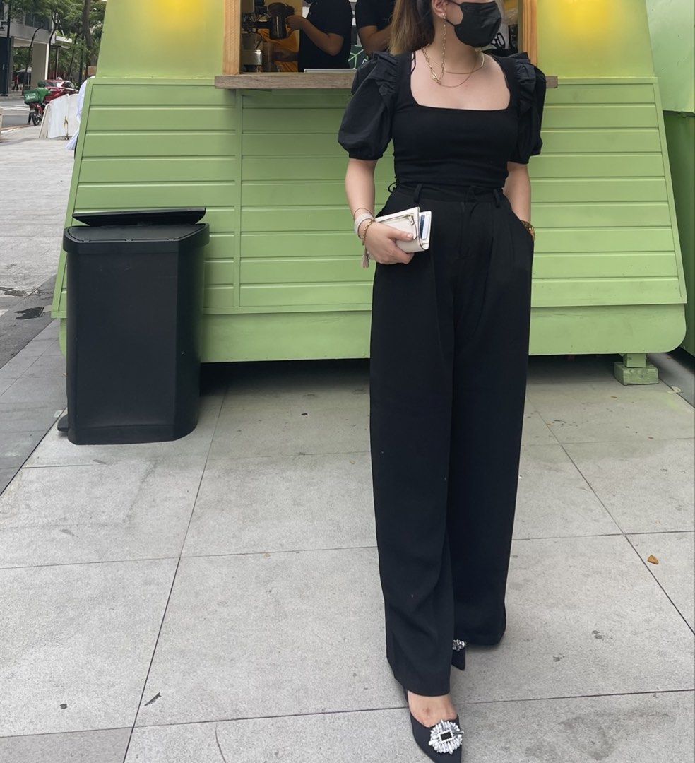 ZARA PUFF SLEEVES TOP (Category: Others Tops) located in Makati City. Submitted by sassywear.ph (Listing ID 1463474241, Image 1). Description: Guaranteed authentic, small-medium.