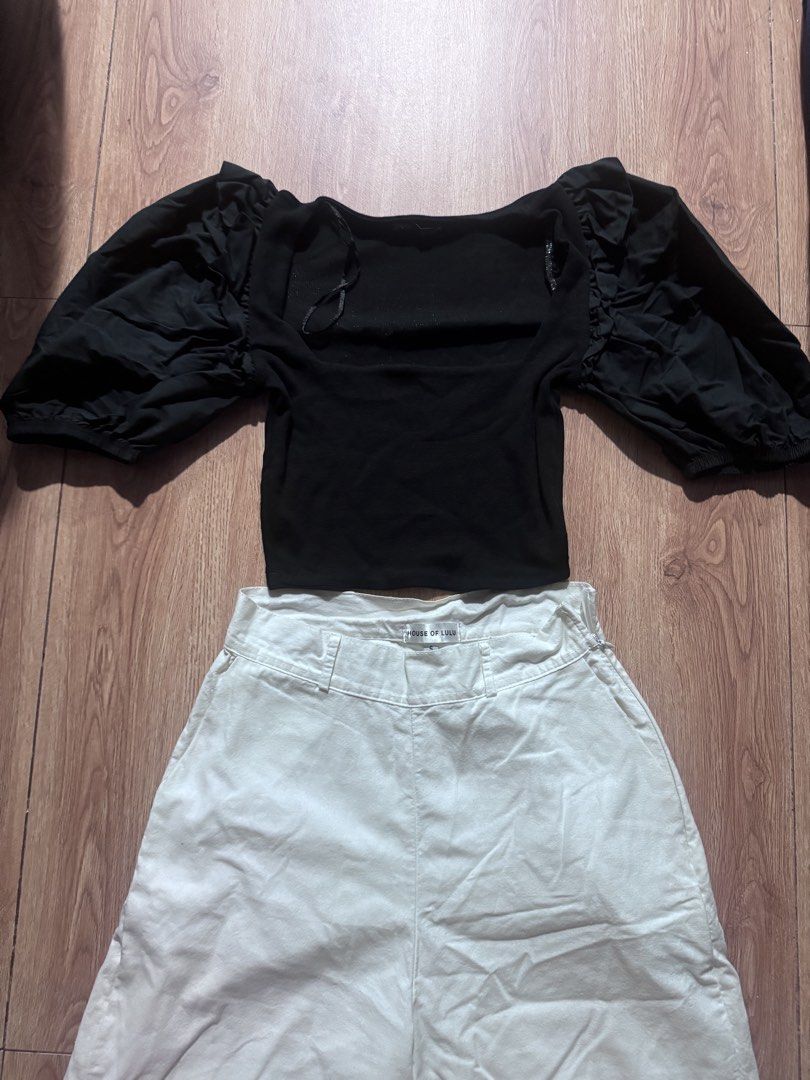 ZARA PUFF SLEEVES TOP (Category: Others Tops) located in Makati City. Submitted by sassywear.ph (Listing ID 1463474241, Image 3). Description: Guaranteed authentic, small-medium.