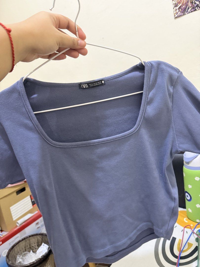 Zara Ribbed Square Neck Crop Tops Bundle (Category: Shirts) located in Manila. Submitted by raini3e (Listing ID 1463342618, Image 2). Description: - Bundle of 5 Zara ribbed crop tops - Includes: 1 white long sleeve, 1 blue, 1 black, 1 grey, 1 red short sleeve - Features flattering square or scoop necklines - Versatile basics for easy mixing and matching with any bottoms - Perfect for everyday wear price starts at 250 take all = 1000.