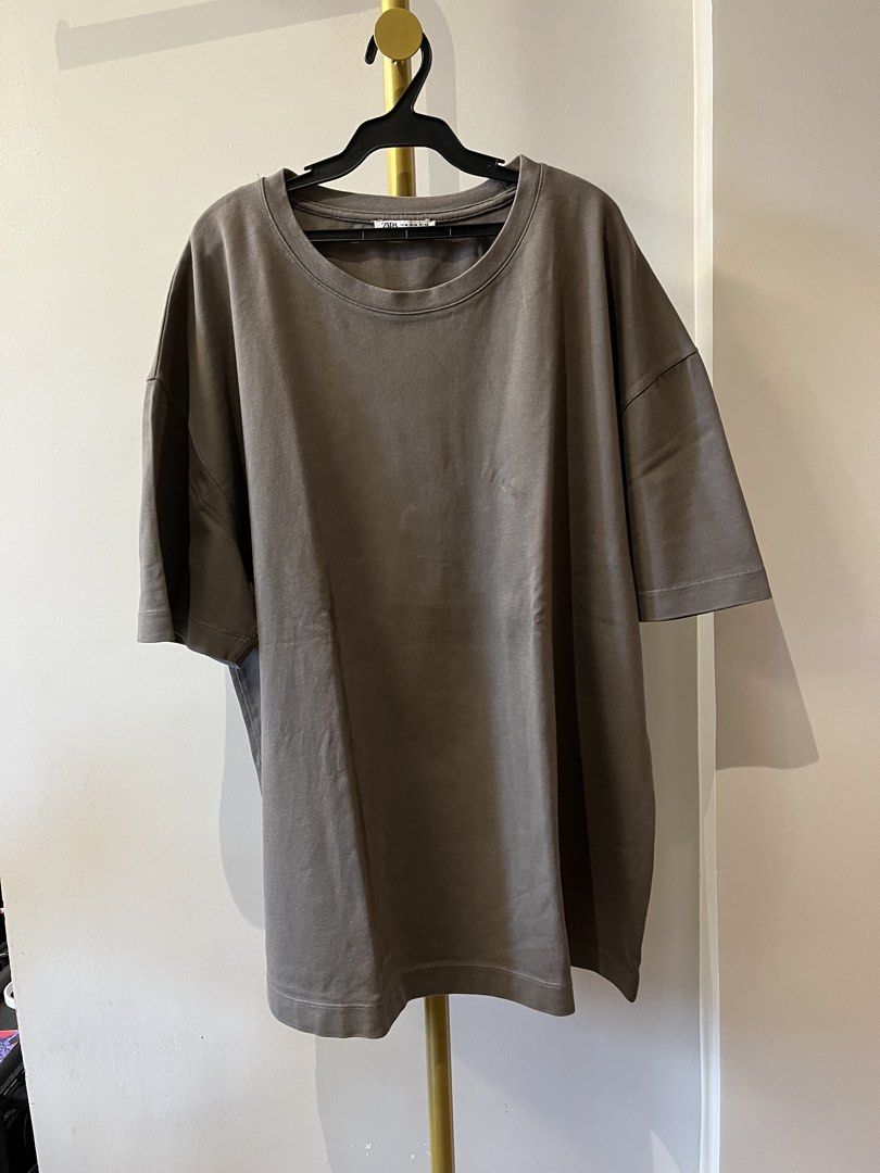 ZARA Shirt High Quality XL (Category: Tshirts & Polo Shirts ) located in Quezon City. Submitted by tylorddg (Listing ID 1463424032, Image 1). Description: ZARA Shirt High Quality XL RFS: Decluttering Location: Cainta-Marikina-Pasig MOD: Lalamove-LBC-Pick up MOP: Gcash-Bdo-Bpi .