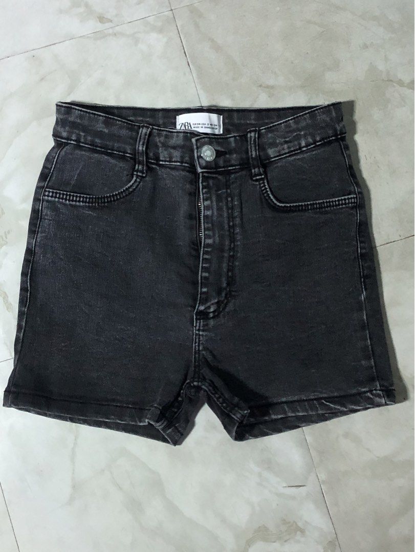 Zara shorts (Category: Shorts) located in Manila. Submitted by cherub._. (Listing ID 1463352390, Image 1). Description: .