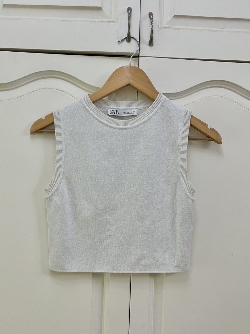 ZARA white croptop (Category: Sleeveless) located in Balanga. Submitted by shopflora (Listing ID 1463520350, Image 1). Description: size: m to l.