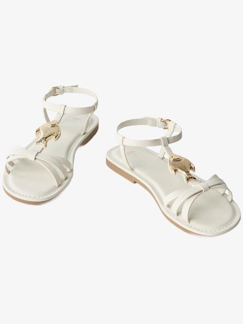 BNWT Zara White Sandal size 36 (Category: Babies & Kids Fashion) located in Cebu City. Submitted by jad088 (Listing ID 1463343015, Image 3). Description: Bnwt Size 36 .