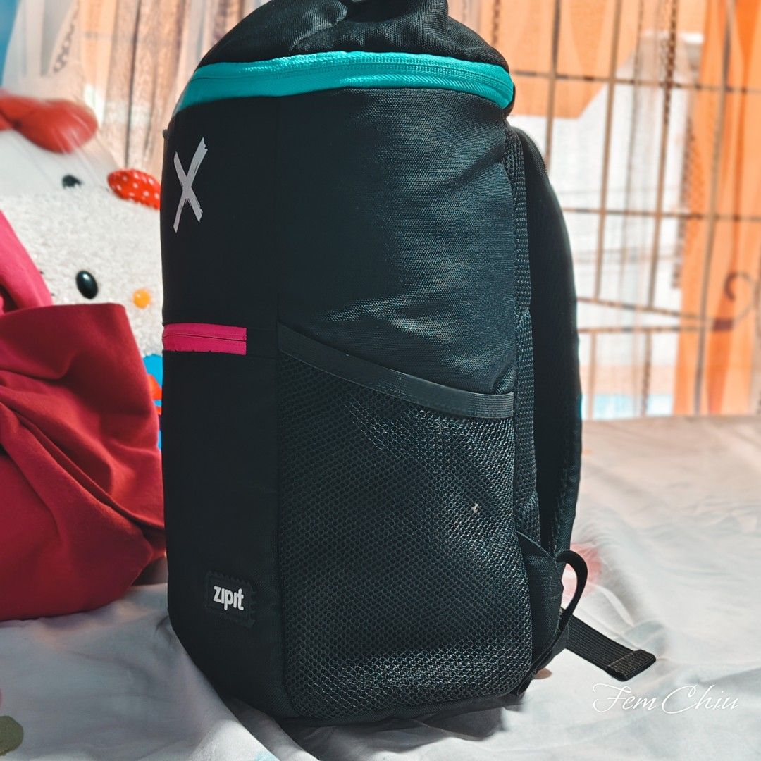 Zipit black large backpack (Category: Backpacks) located in Pateros City. Submitted by soshifem (Listing ID 1463496672, Image 3). Description: large size can fit laptop in great condition.
