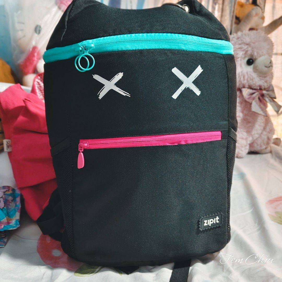 Zipit black large backpack (Category: Backpacks) located in Pateros City. Submitted by soshifem (Listing ID 1463496672, Image 1). Description: large size can fit laptop in great condition.