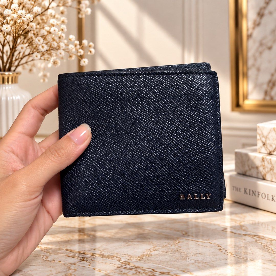 -10.31- USED BALLY Bollen Leather Bi-fold Wallet (Category: Wallets & Card holders) located in Cebu City. Submitted by nihonfindsbyhimawari26 (Listing ID 1463649901, Image 2). Description: 🚨 NOT YET AVAILABLE FOR PURCHASE ✈️ On the way from Japan 📦 ETA: End of October ⸻ -BALLY Bollen Leather Bi-fold Wallet- 🇯🇵 Purchased in Japan ⸻ ✨ PRODUCT DETAILS Brand: BALLY Collection: Bollen Style: Leather Bi-fold Wallet Color: Blue / Grey / White multi-
