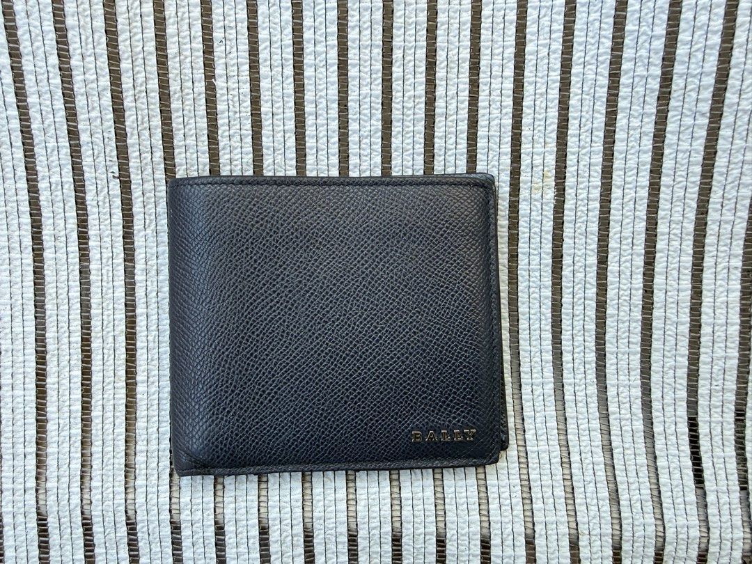 -10.31- USED BALLY Bollen Leather Bi-fold Wallet (Category: Wallets & Card holders) located in Cebu City. Submitted by nihonfindsbyhimawari26 (Listing ID 1463649901, Image 3). Description: 🚨 NOT YET AVAILABLE FOR PURCHASE ✈️ On the way from Japan 📦 ETA: End of October ⸻ -BALLY Bollen Leather Bi-fold Wallet- 🇯🇵 Purchased in Japan ⸻ ✨ PRODUCT DETAILS Brand: BALLY Collection: Bollen Style: Leather Bi-fold Wallet Color: Blue / Grey / White multi-