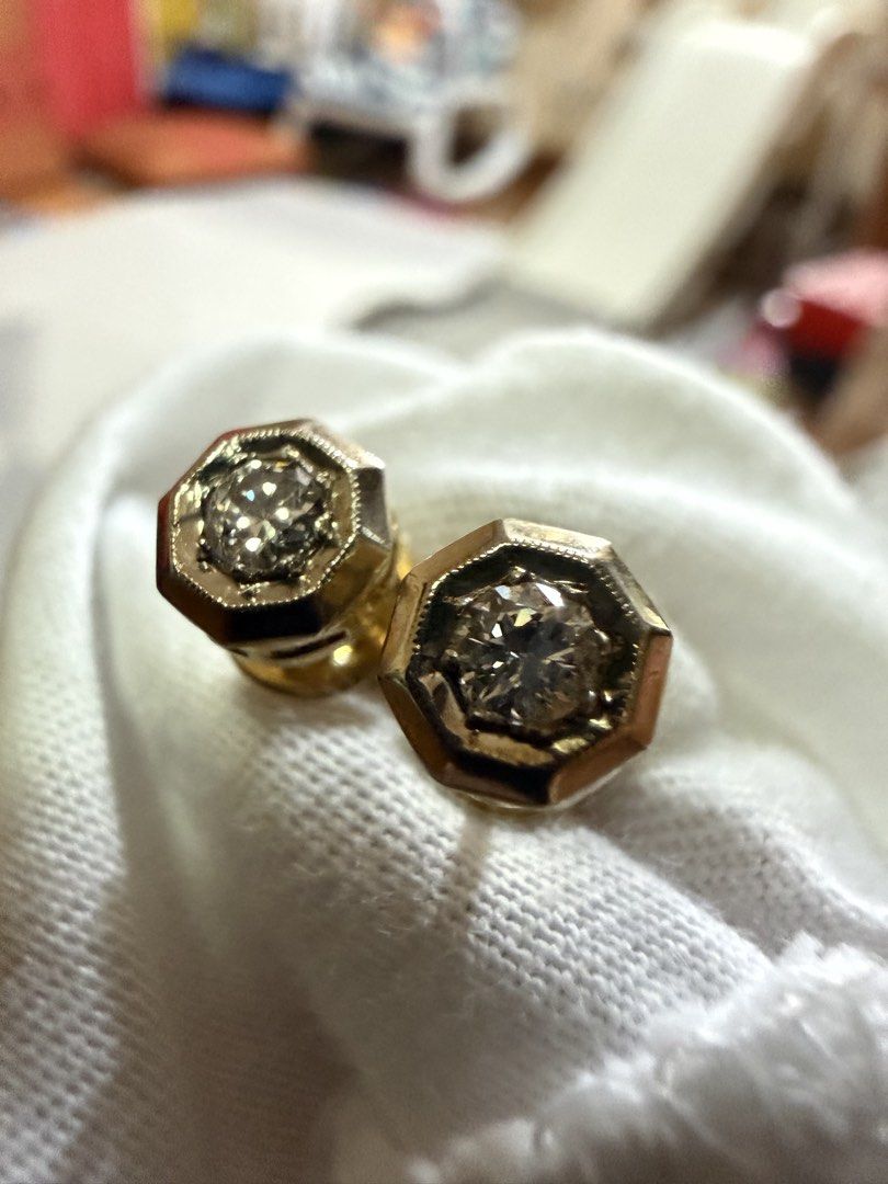14k Gold Diamond Octagon Stud Earrings(2tone) (Category: Earrings) located in Cebu City. Submitted by jocapin32 (Listing ID 1463575705, Image 1). Description: - Each earring features a sparkling diamond - Classic and versatile design, suitable for everyday wear or special occasions - A timeless addition to any jewelry collection.