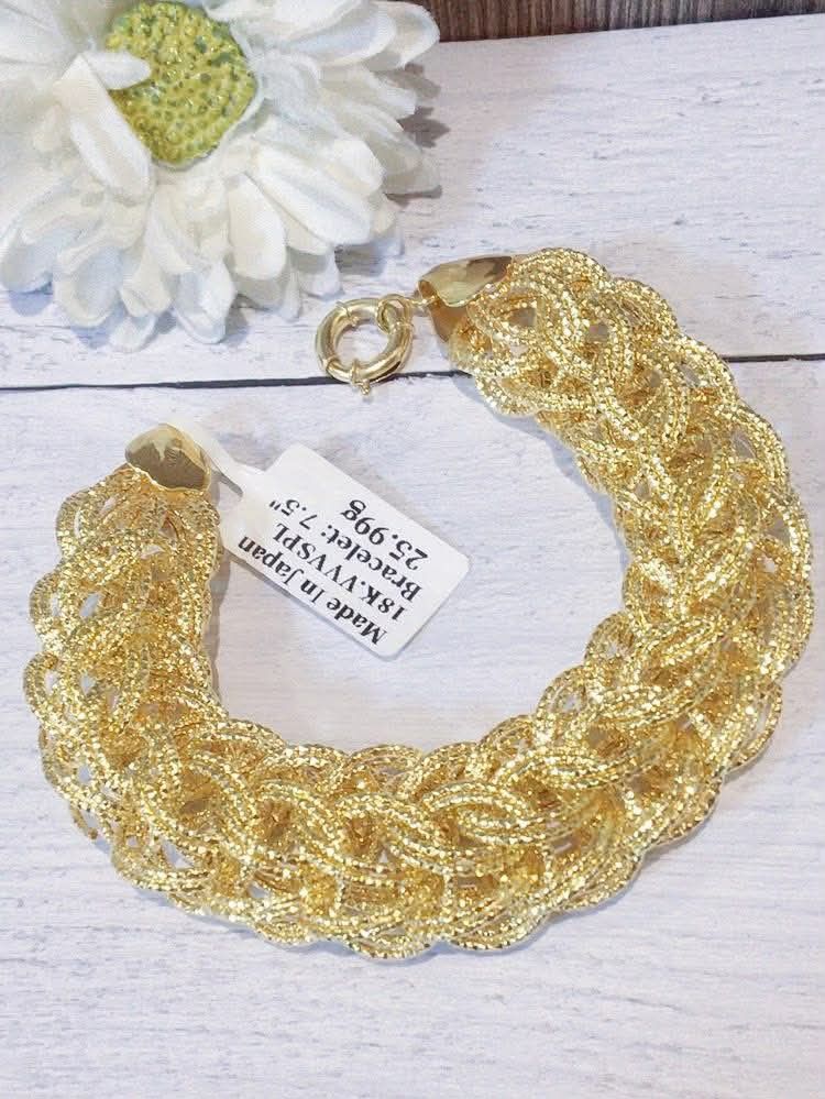 18k Japan gold mesh bracelet (Category: Bracelets) located in Manila. Submitted by bhelgoldseller2ndaccount (Listing ID 1463600811, Image 1). Description: New!!✨New!!✨New!! Authentic 18k Japan Golds 💯pawnable/naisasanla 💯with high appraisal rate 💯good investment 💯Direct supplier price 👉OPEN for resellers 🌺please take time to evaluate their actual sizes and grams 👉Best panggift for all occasions ✅ Sold per grams not per piece Kya lowest pri