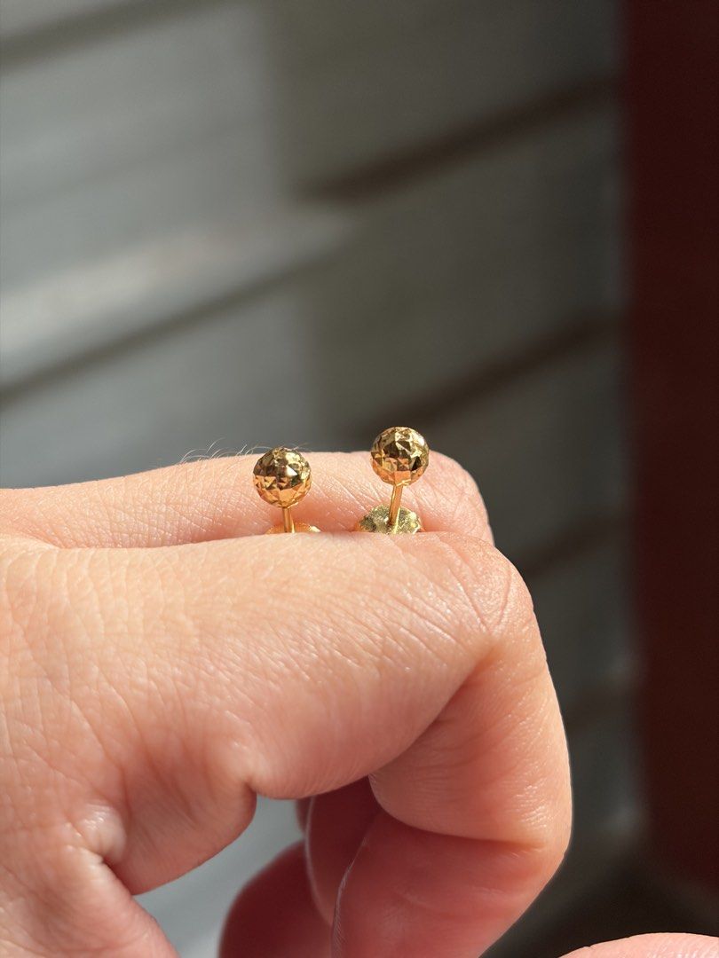 18k saudi gold ball stud earrings (Category: Earrings) located in Cagayan de Oro. Submitted by mayger03 (Listing ID 1463683301, Image 2). Description: .