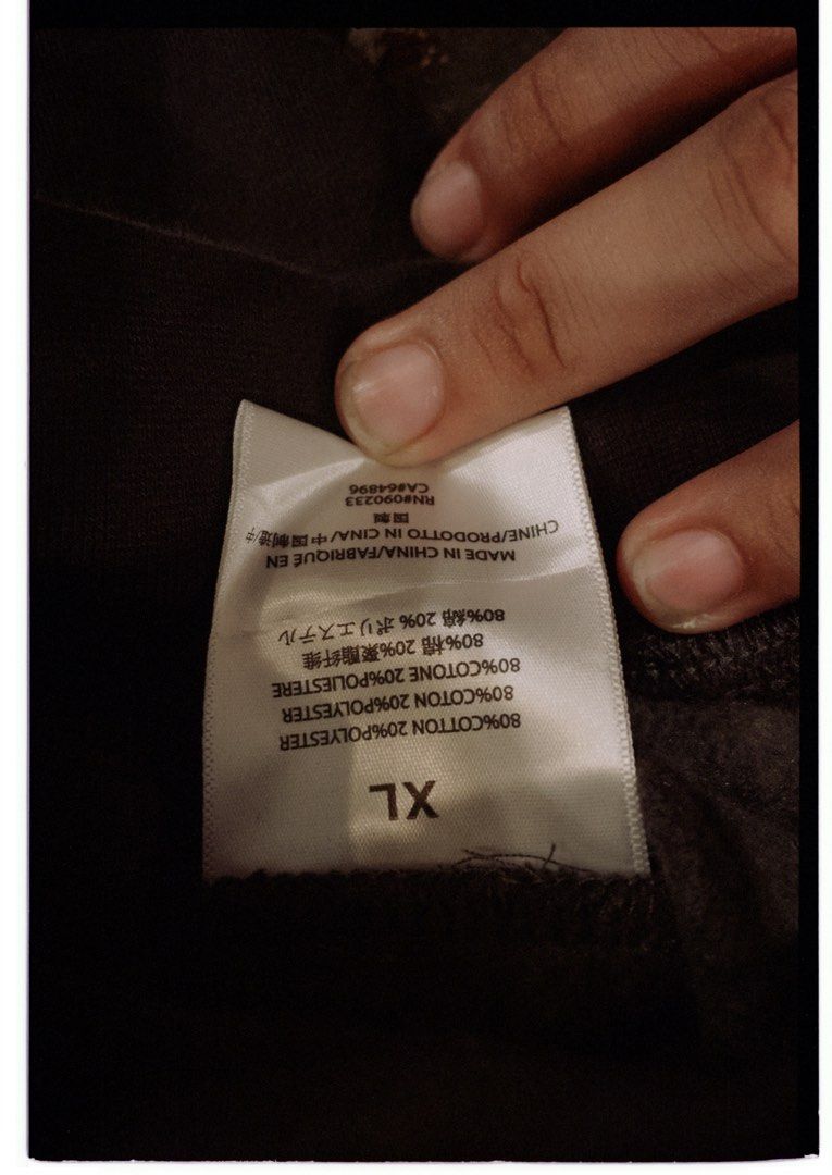 1977 Essentials Hoodie (Category: Coats, Jackets and Outerwear) located in Tuguegarao City. Submitted by thriftnidelll (Listing ID 1463681185, Image 3). Description: .