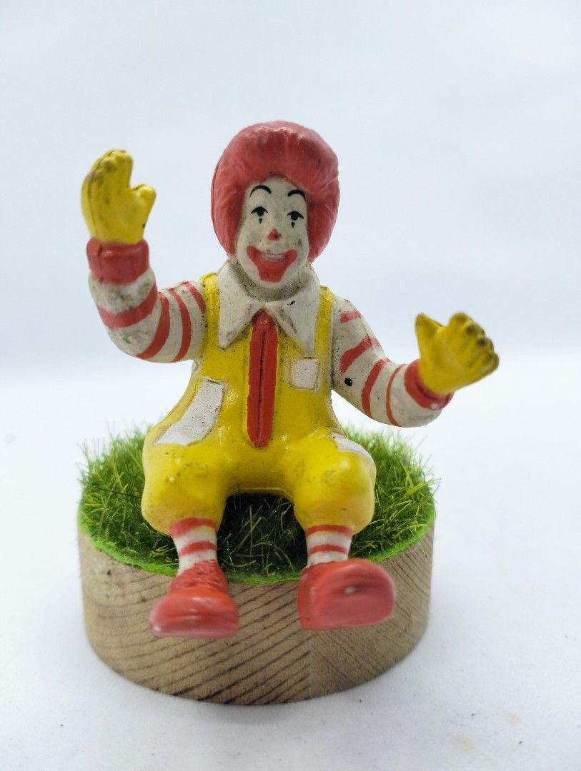 1990 McDo Sitting Mini Figure (Category: Other Merchandise) located in Baguio. Submitted by toys_of_yesteryear (Listing ID 1463693017, Image 3). Description: LOCATION: Baguio City PRICE: 200.00 each + sf DESCRIPTION: 👉 Vintage 1990 McDo mini figure. CONDITION: 👉 Used 👉 Item description is subjective so buyers are encouraged to rely on their judgement based on the pictures posted before buying. Actual photos posted. 👉 SOLD AS IS, what you see 