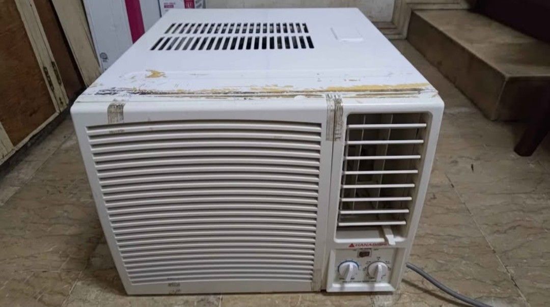 1hp Hanabishi - hwtac-10s (Category: Air Conditioning and Heating) located in Manila. Submitted by 128105 (Listing ID 1463730841, Image 2). Description: - Hanabishi Window Type Air Conditioner - White casing - Fully functional and effective for cooling rooms - Sold as is.