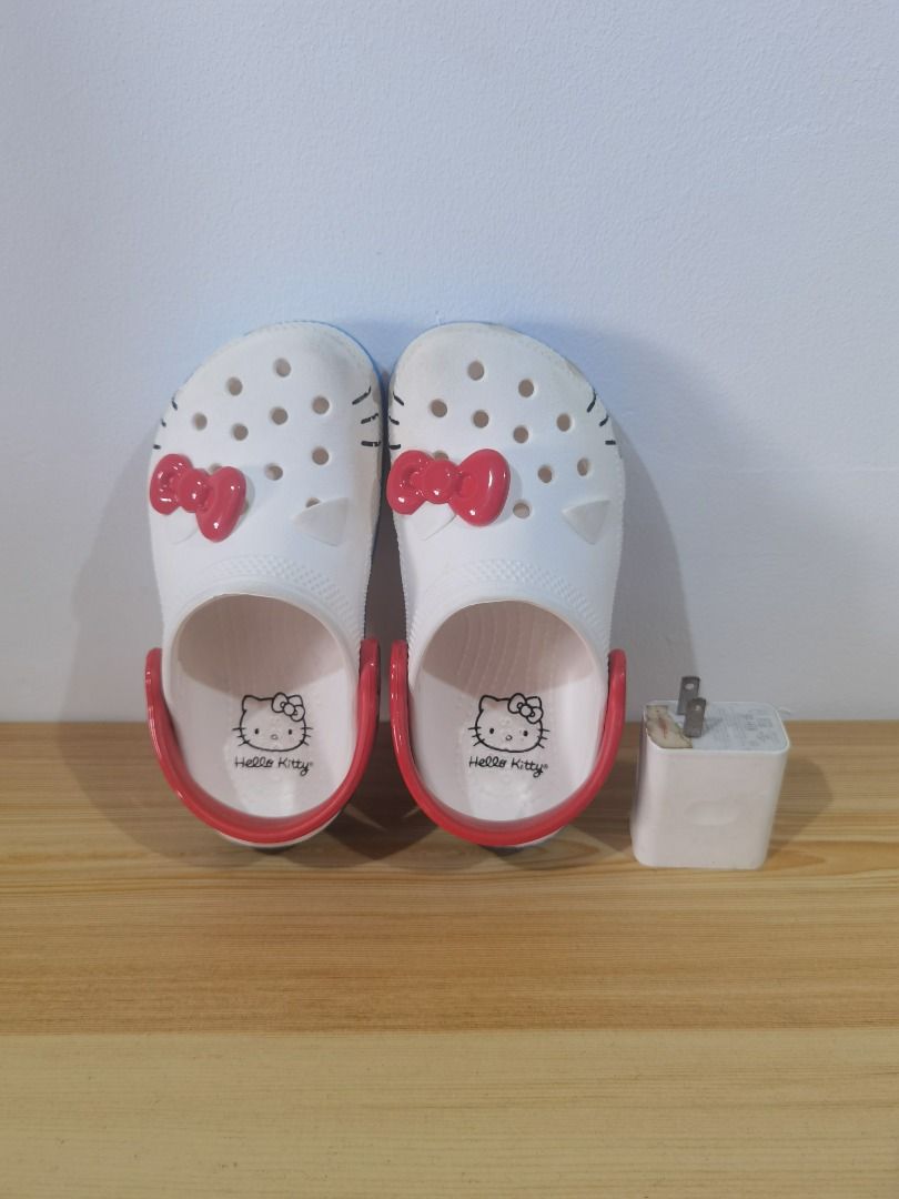 2024 Sanrio x Crocs - Hello Kitty Clog (Category: Babies & Kids Fashion) located in Taguig. Submitted by kalabasza (Listing ID 1463732829, Image 1). Description: 📌 This is a preloved item. Please manage your expectation. 📌 Actual item posted. Parefer nalang po sa photos kung anong size siya. As is. 📌 Minimal signs of usage. 📌 Product Color may slightly vary due to Photographic Lighting. 📌 Location: Taguig 📌 MOP: GCash. Payment first before 
