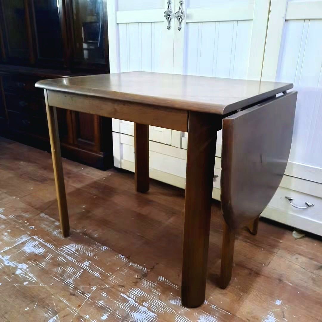 2nd hand extendable drop leaf table 2-4 seater solid wood (Category: Tables & Sets) located in Paranaque City. Submitted by 2ndcharmfurniture (Listing ID 1463608145, Image 2). Description: 💳 𝐌𝐨𝐝𝐞 𝐨𝐟 𝐏𝐚𝐲𝐦𝐞𝐧𝐭 ✅ QR Ph Credit Card (Visa/MC) ️️✅️ QR Ph SP@yL@ter (Sh0pee) ✅️ GCash ✅ BDO Bank Transfer ✅ BPI Bank Transfer 📍 𝙋𝙖𝙮𝙢𝙚𝙣𝙩 𝙞𝙨 𝙢𝙖𝙙𝙚 𝙪𝙥𝙤𝙣 𝙥𝙞𝙘𝙠-𝙪𝙥 𝙛𝙧𝙤𝙢 𝙪𝙨..