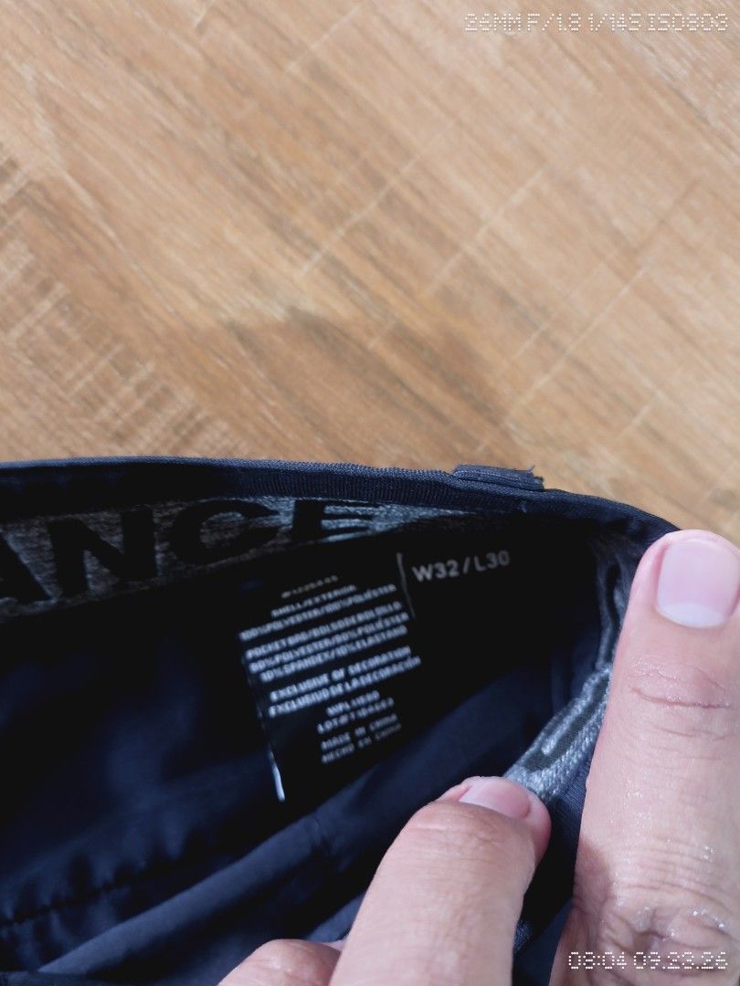 32 degree performance (Category: Chinos) located in Lucena. Submitted by drygoooddzzz (Listing ID 1463560633, Image 3). Description: very good condition ankle pants 350+sf stretch fabric.