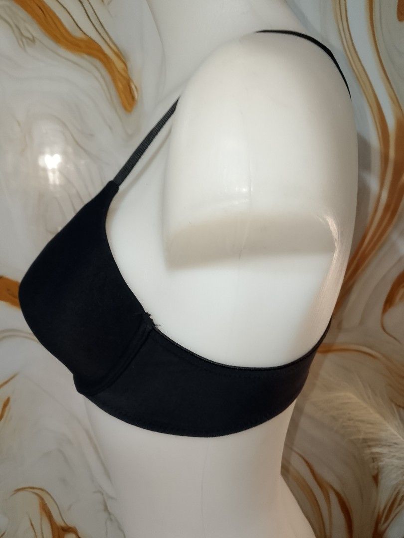 32d Calvin Klein bra thin soft pads underwired (Category: Undergarments & Loungewear) located in Manila. Submitted by truecrystal-1407 (Listing ID 1463674910, Image 2). Description: .
