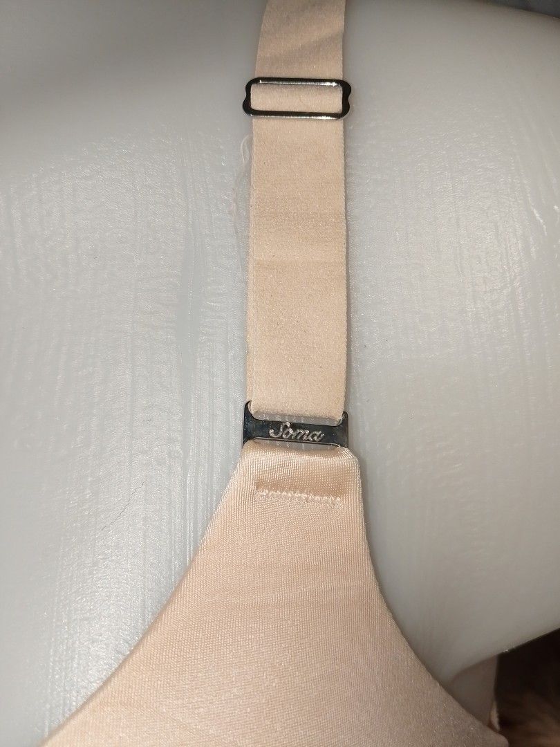 36c Soma full coverage beige satin seamless bra thin soft pads underwired (Category: Undergarments & Loungewear) located in Manila. Submitted by truecrystal-1407 (Listing ID 1463644252, Image 2). Description: front closure clasp.