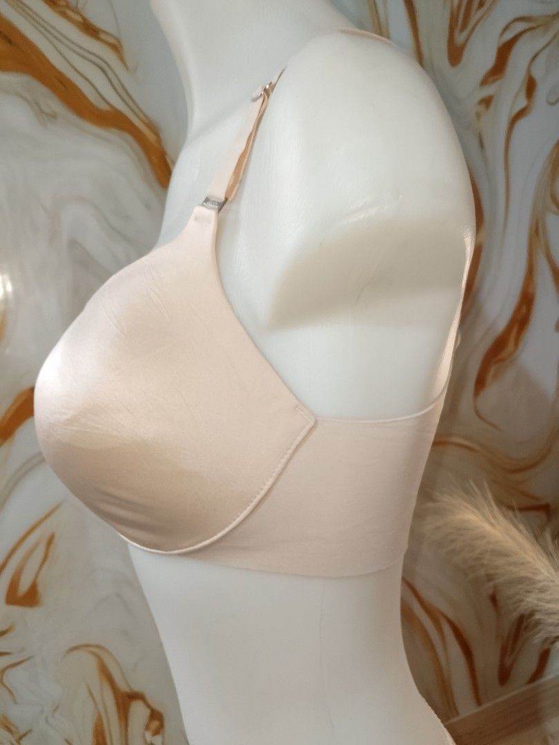 36c Soma full coverage beige satin seamless bra thin soft pads underwired (Category: Undergarments & Loungewear) located in Manila. Submitted by truecrystal-1407 (Listing ID 1463644252, Image 3). Description: front closure clasp.