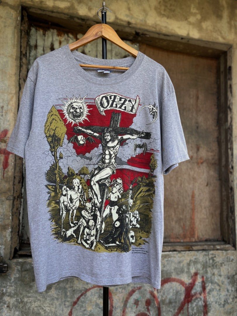 90s Ozzy Osbourne Crucifixion (Category: Tshirts & Polo Shirts ) located in Leyte. Submitted by to.the.other.side (Listing ID 1463593719, Image 2). Description: 90s Ozzy Osbourne Crucifixion “glow in the dark” Size Large W 22 L 30 15k php obo Free shipping if claimed full price.