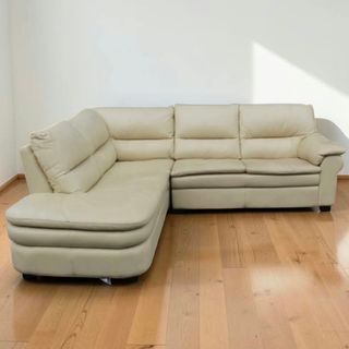 (Category: ) located in . Submitted by ilovecuratedfurnitures (Listing ID 1463705634, Image 1). Description: .