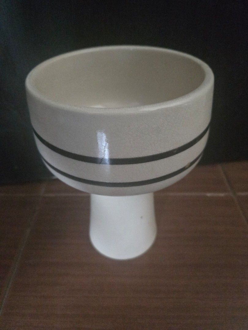 🌿 BONSAI POT AVAILABLE! 🌿 (Category: Pots & Planters) located in Mandaluyong City. Submitted by lawrencelim816 (Listing ID 1463739452, Image 3). Description: 🌿 BONSAI POT AVAILABLE! 🌿 Perfect for your bonsai, succulents, and other favorite plants. Simple yet elegant designs that can complement your plant collection beautifully. 🪴✨ 💰 Price Range: ₱450–₱700 📩 Send us a message for available designs, sizes, and actual photos. #BonsaiPot #Bons