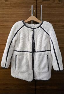 (Category: ) located in . Submitted by thetinyfashionista (Listing ID 1463628855, Image 1). Description: .