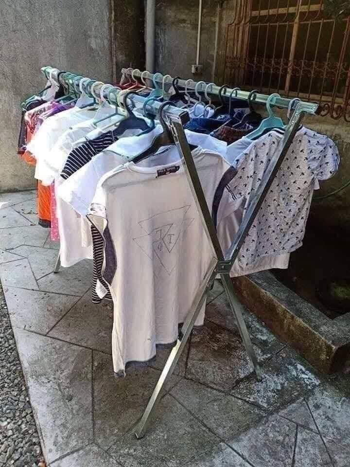 🌟 FOLDABLE & STURDY CLOTHES RACK / SAMPAYAN 🌟 (Category: Clothes Drying Rack) located in Quezon City. Submitted by miriamreyes006 (Listing ID 1463650661, Image 3). Description: 🌟 FOLDABLE & STURDY CLOTHES RACK / SAMPAYAN 🌟 Php 380.00 ONLY 158x160 cm | 70–100kg ✅ 🧺 Features: ✨ Foldable & Easy to Store ✨ para sa maraming damit ✨ Indoor & Outdoor ✨ Hindi basta-basta natutumba kahit malakas ang hangin 💨 Perfect sa 🏢 condo, 🏠 bahay, o negosyo!