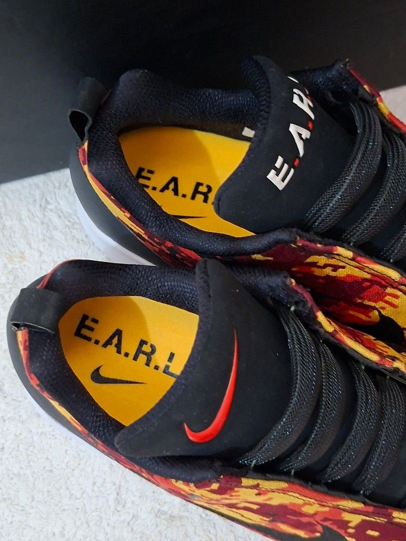 🔴 Nike HyperAdapt 1.0 “Team Red” (Category: Sneakers) located in Taguig. Submitted by authprelovedonlineshop2 (Listing ID 1463631609, Image 3). Description: ### 🔴 Nike HyperAdapt 1.0 “Team Red” **🔥 Rare Collector’s Item!** - **Model:** HyperAdapt 1.0 “Team Red” - **Size: US 11** - **BNDS — Brand New Deadstock** - **With original box** - ⚠️ **Charger not included** - Auto-lacing system is functional, but the **battery is drained** - Still weara
