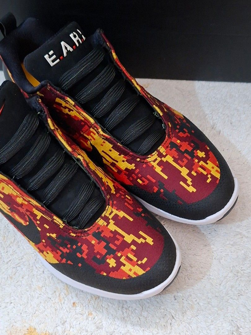🔴 Nike HyperAdapt 1.0 “Team Red” (Category: Sneakers) located in Taguig. Submitted by authprelovedonlineshop2 (Listing ID 1463631609, Image 2). Description: ### 🔴 Nike HyperAdapt 1.0 “Team Red” **🔥 Rare Collector’s Item!** - **Model:** HyperAdapt 1.0 “Team Red” - **Size: US 11** - **BNDS — Brand New Deadstock** - **With original box** - ⚠️ **Charger not included** - Auto-lacing system is functional, but the **battery is drained** - Still weara