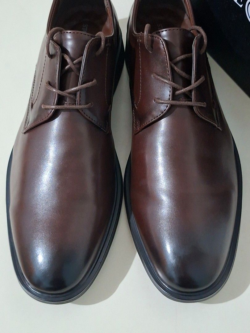 👞 Stone Haven Leather Shoes (Category: Dress Shoes) located in Taguig. Submitted by authprelovedonlineshop2 (Listing ID 1463629176, Image 2). Description: ### 👞 Stone Haven Leather Shoes **Like new! Used only for a few hours. ✨** - **Brand: Stone Haven** - Genuine leather shoes - **Size: 11** - **Like-new condition** - Used only for a few hours - Clean and well-maintained - **Price: ₱1,888** ✨ **Classic and stylish pair—perfect for work, formal