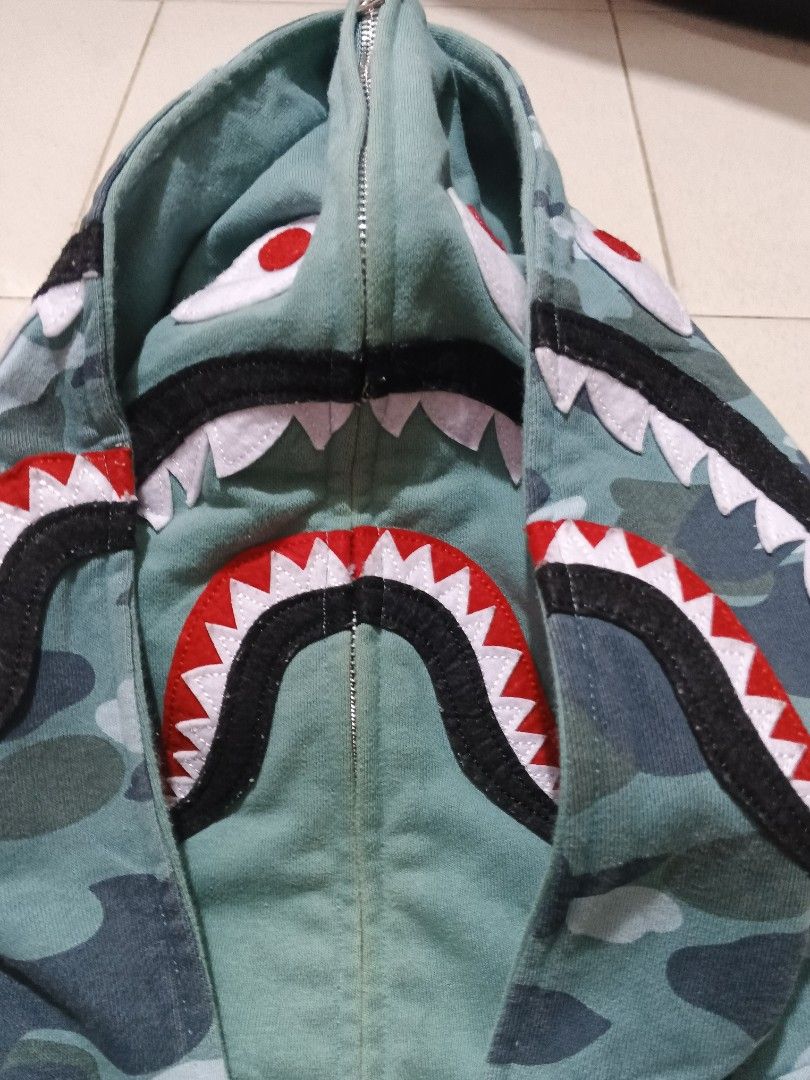 A BATHING APE (Category: Coats, Jackets and Outerwear) located in Manila. Submitted by mysamieeee (Listing ID 1463619016, Image 3). Description: DIMES : 24x28 CONDITION : EXCELLENT COLOR RATE : 9.5/10 MOP GCASH GOTYME BANK TRANSFER.