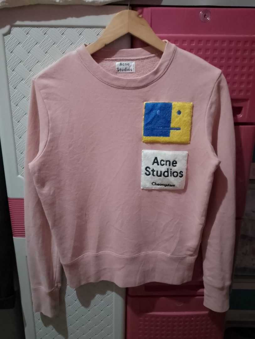 Acne Studios Pink Sweatshirt with Patches (Category: Longsleeves) located in Malolos. Submitted by lanz_baesa (Listing ID 1463632065, Image 3). Description: WTS!! Acne Studios Sweatshirt (Pink) 18x24 📍SAN ILDEFONSO, BULACAN 📞VC OR VOUCH 🚛J&T OR LALAMOVE.
