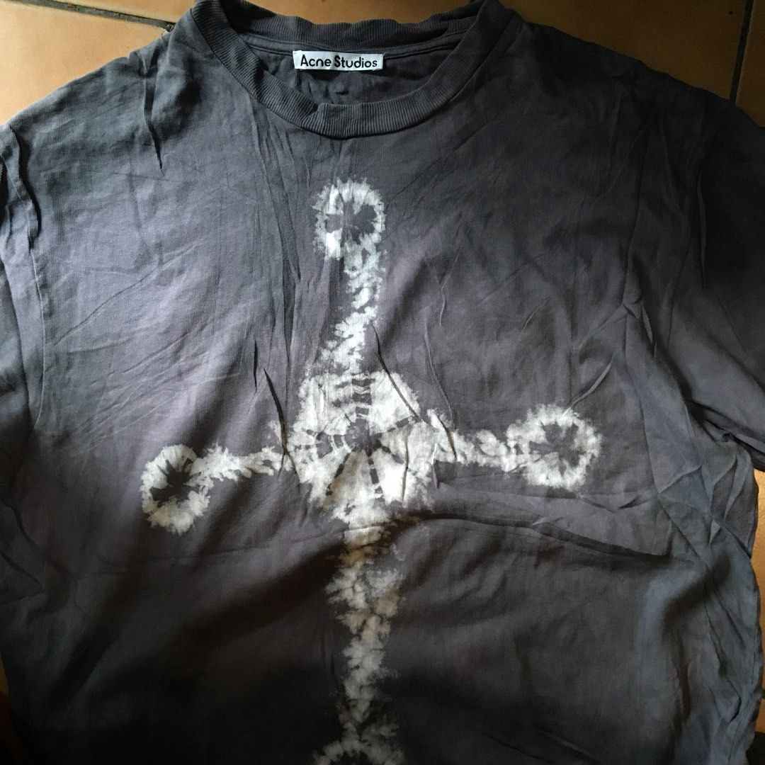 acne studios tie dye cross design (Category: Tshirts & Polo Shirts ) located in Caloocan City. Submitted by ikilovestoshop (Listing ID 1463644325, Image 1). Description: 24” width 27” length neckline a bit loose already but can be fixed Free sf for metro manila.