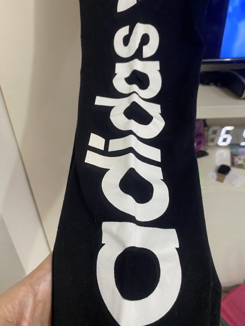 Adidas leggings (Category: Other Bottoms) located in Santa Maria. Submitted by jordangail (Listing ID 1463622567, Image 3). Description: 27-30x35 Adidas spell out logo 9.9/10 black na black Excellent Mine na Gcash Jnt God bless.