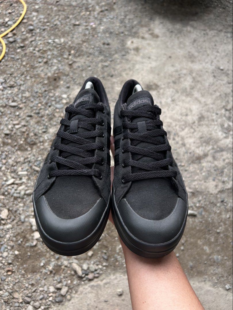 ADIDAS NEO BRAVADA RETRO LOW (Category: Sneakers) located in Cabanatuan. Submitted by thriftttttt (Listing ID 1463639694, Image 3). Description: SIZE: 9 US, 42 2/3 EUR, 27 CM.