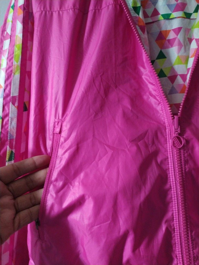 Adidas reversible jacket large (Category: Coats, Jackets and Outerwear) located in Manila. Submitted by timtam04 (Listing ID 1463580842, Image 3). Description: .