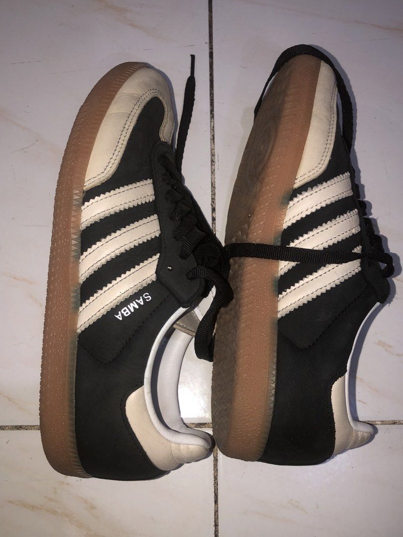 Adidas samba “core black/white” sneakers (Category: Dress Shoes) located in Manila. Submitted by merzci (Listing ID 1463659799, Image 2). Description: RFS: shoes doesn’t fit perfectly and wrong size.
