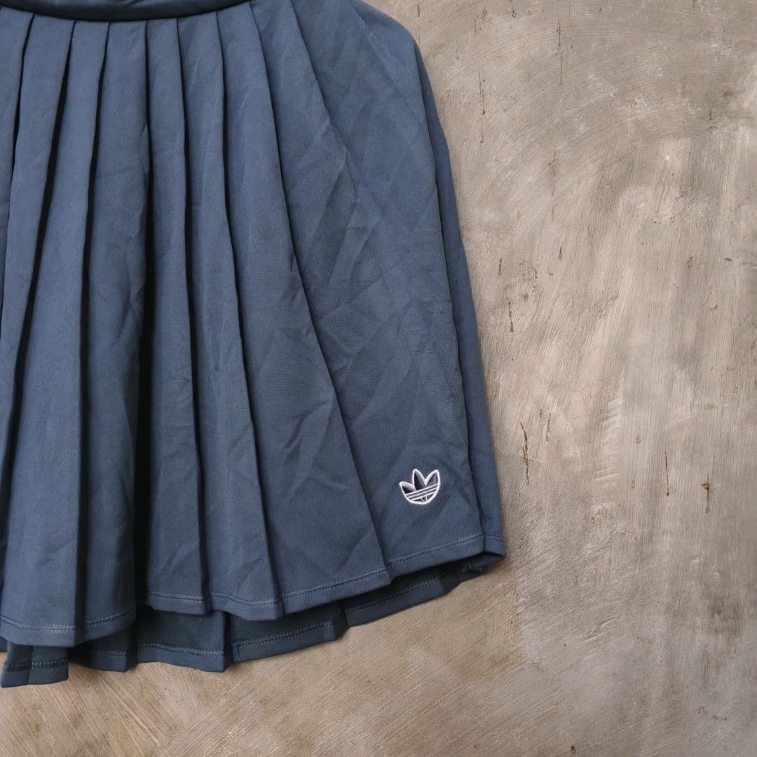 ADIDAS SPORT SKIRT (Category: Skirts) located in Polomolok. Submitted by cjramada (Listing ID 1463673320, Image 3). Description: ADIDAS SKIRT Excellent To As New Condition Size - XS Waistline 26-27 Length 17.5 Color Rate 9.9/10 No Issue PANG PICKLEBALL OR TENNIS NYO PO MAAM🎾 ₱399+SF NEGOTIABLE 📩.